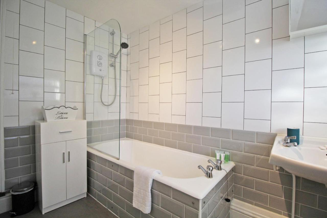 2 Bed, Up To 6 Guests Near Chester City Centre Luaran gambar