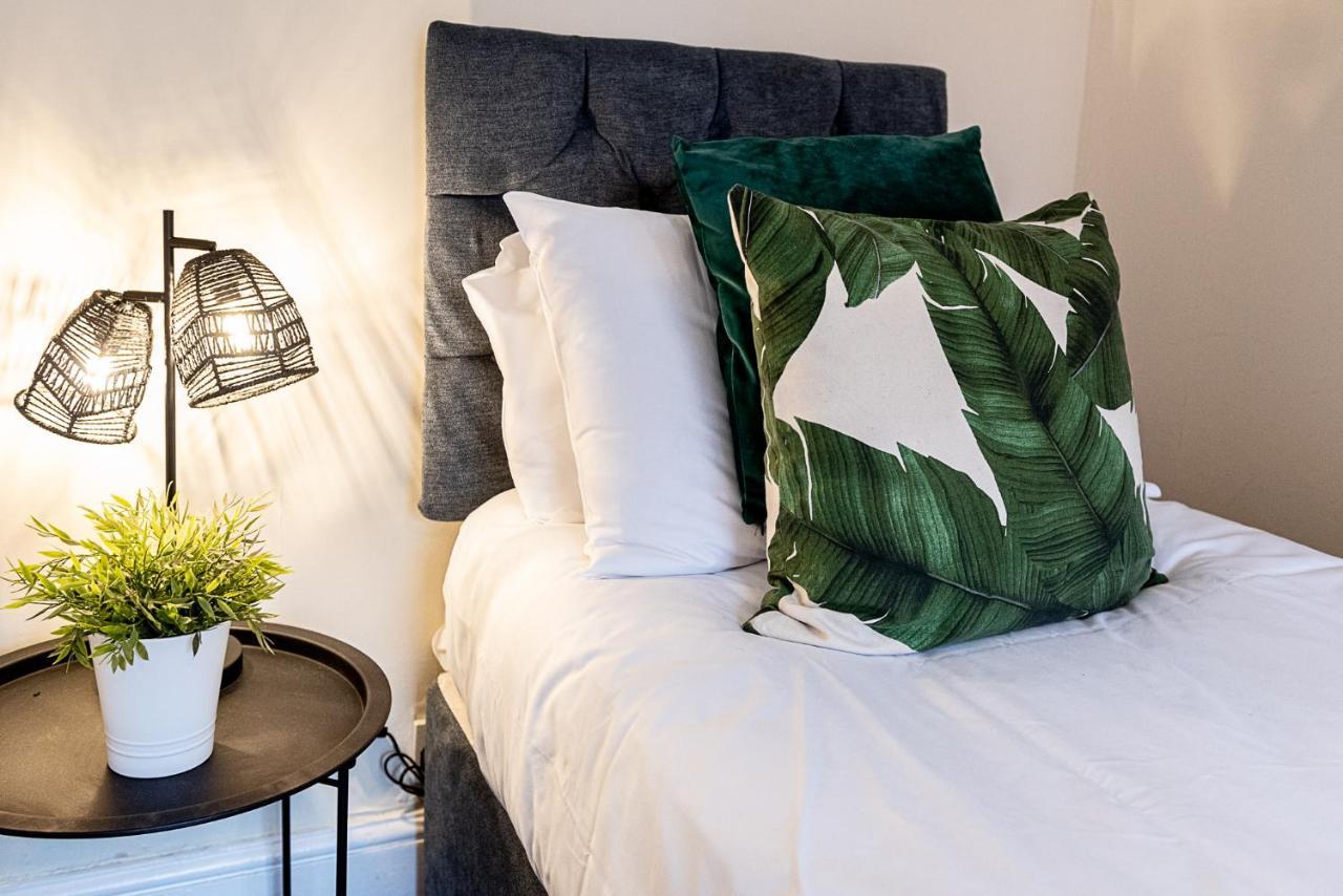2 Bed, Up To 6 Guests Near Chester City Centre Luaran gambar